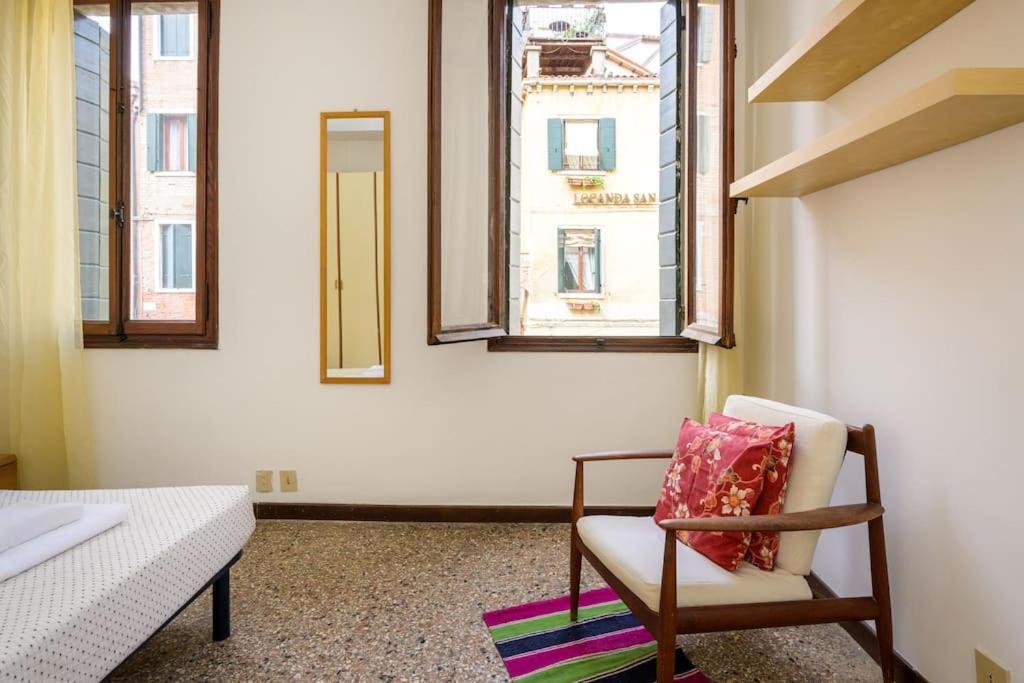 Borgo Canal View Apartamento Venecia